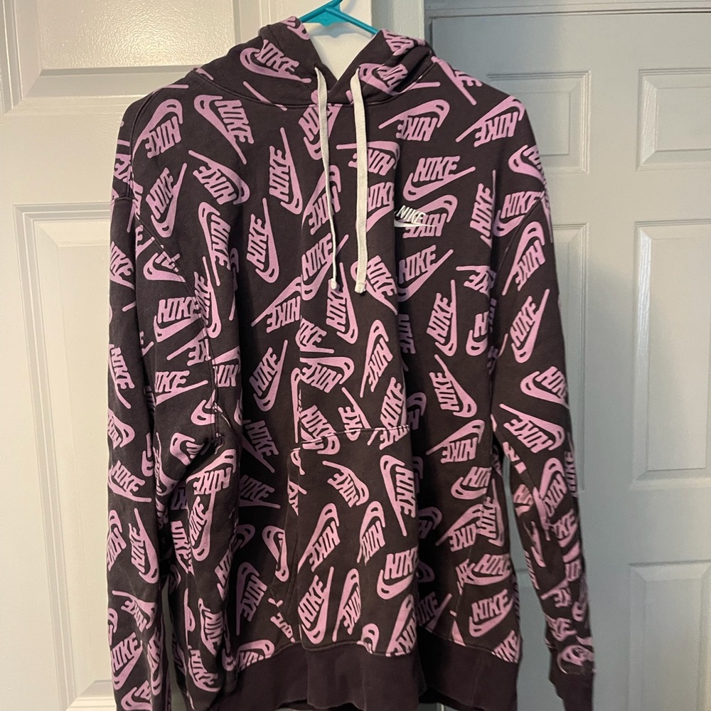 Nike Men's Black and Purple Patterned Hoodie